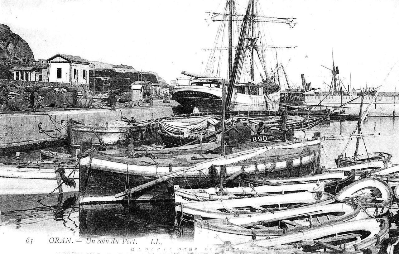Oran- 147- travail sur les quais.JPG